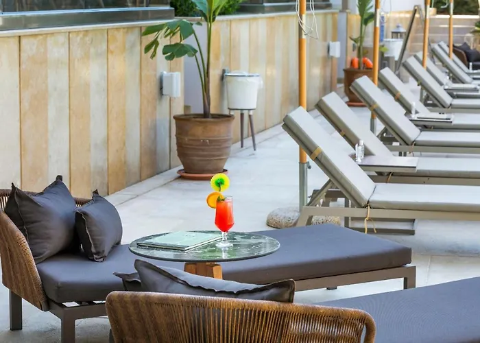 Pefki Deluxe Residences 4*