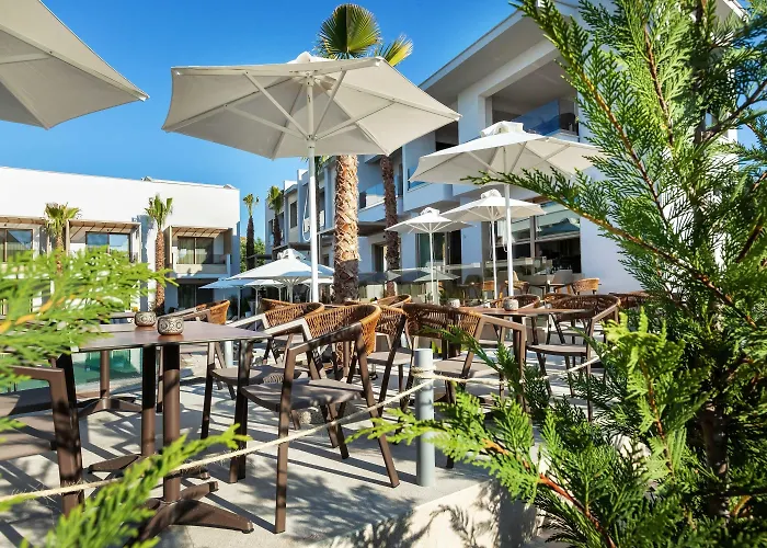 Pefki Deluxe Residences 4*