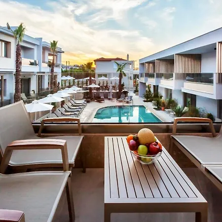 מלון דירות Pefki Deluxe Residences 4*