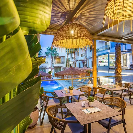 מלון דירות Pefki Deluxe Residences - Adults Only 16plus