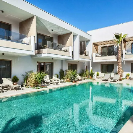 Pefki Deluxe Residences מלון דירות פפקוהורי