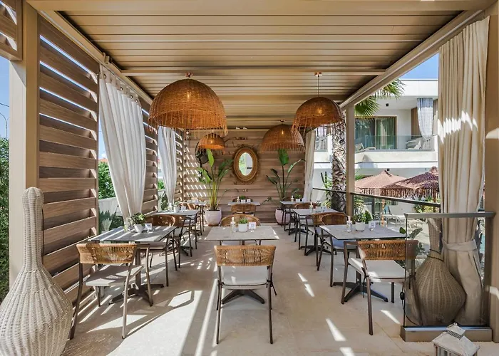 Pefki Deluxe Residences - Adults Only 16plus 4*