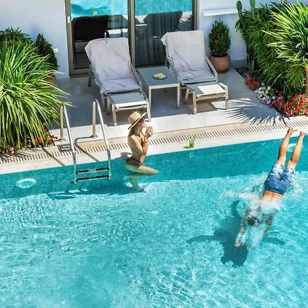 Pefki Deluxe Residences - Adults Only 16plus