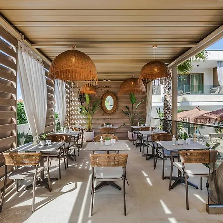 Pefki Deluxe Residences 4*