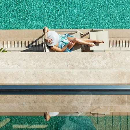 Hotel apartamentowy Pefki Deluxe Residences